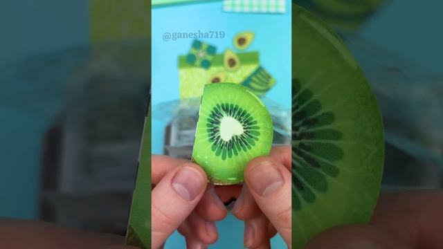 Светло-зелёная страничка с лягушкой #скрапбукинг #наклейки #творчество #идеи