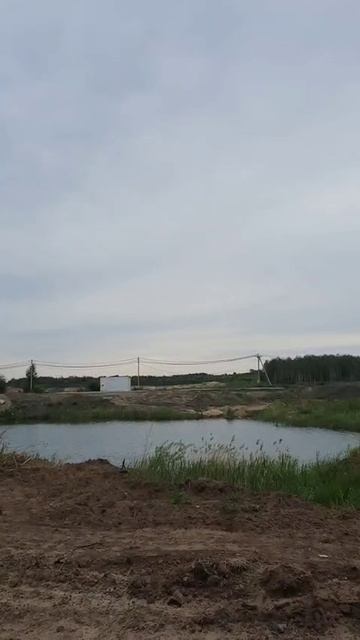 Раскопили много песка на карьере рядом с Карпятником