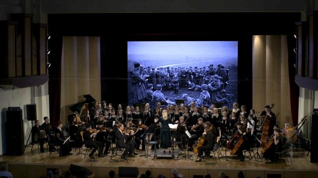 Попурри на темы песен Великой Отечественной войны - хор Музыкальной школы РАМ имени Гнесиных