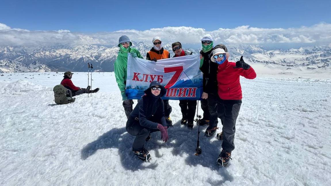 Группа Клуба 7 Вершин «Бригада» Мелл  на Скалах Пастухова