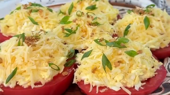 Вкусная и быстрая ЗАКУСКА для любого застолья...🥪🍅😋    Рецепт в описании ✍️
