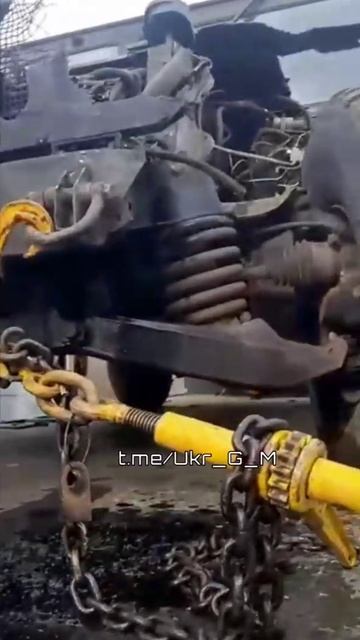 🇺🇸Эвакуация очередного американского бронеавтомобиля хлам - Humvee боевиков ВСУ🇺🇦 выведенного из