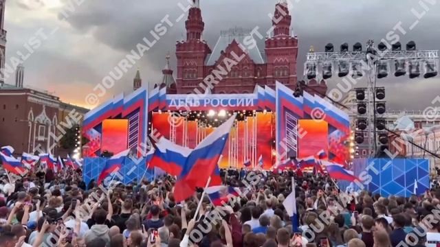 Григорий Лепс исполнил песню "Родина-мать" на концерте ко Дню России на Красной площади — 11.06.2025