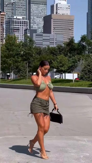 1Zpbx4CaNyg - Beautiful Street Fashion Outfits Style #shorts