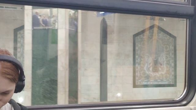в вагоне казанского метрополитена