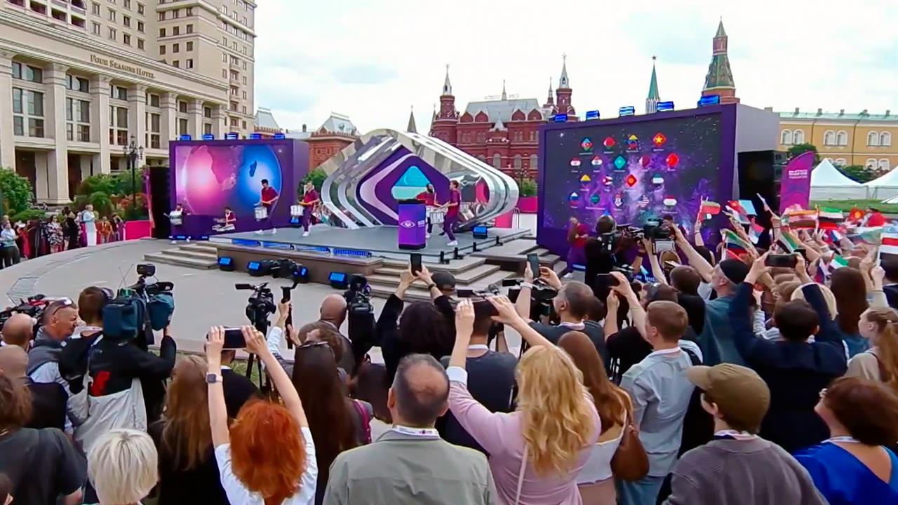 В Москве запустили обратный отсчет - ровно 100 дней до музыкального конкурса "Интервидение"