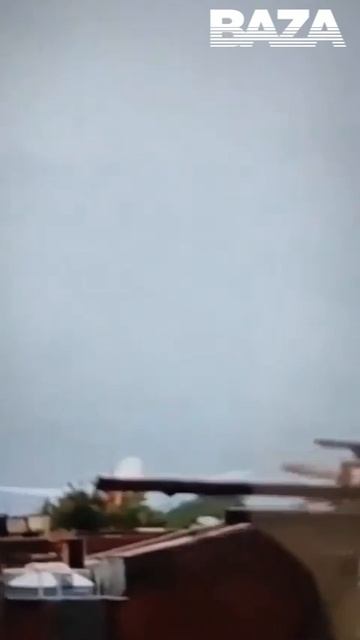 В Индии разбился пассажирский самолет Air India. Борт следовал в Британию.  На его борту было 24...