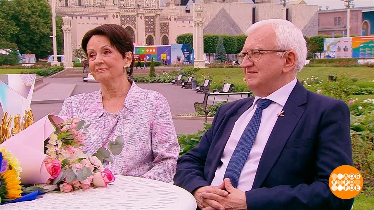 Лауреаты премии "Призвание" Елена Байбарина и Сергей Куцев. Праздничный канал. Фрагмент выпуска о...