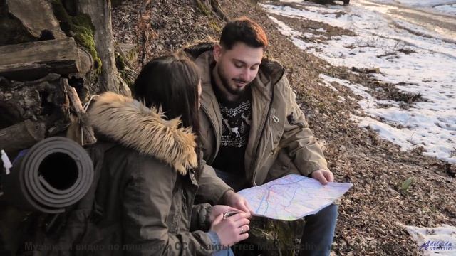 Когда карта на коленях и его рука на ручке переключения передач - A New Path -- Kirk Osamayo -- Seas