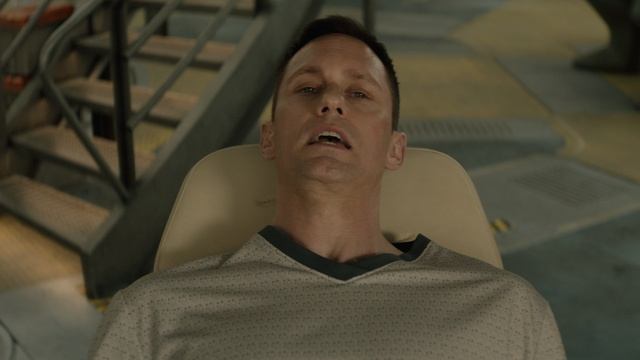 Киллербот 1 сезон 5 серия «Неуправляемая война: беспредельный трекер» (сериал, 2025)