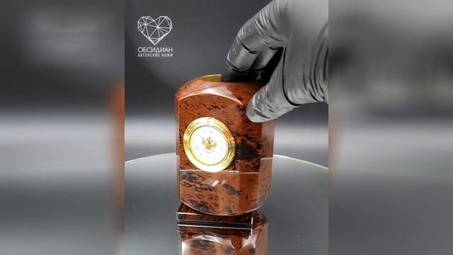Часы каменные на подставке Армения