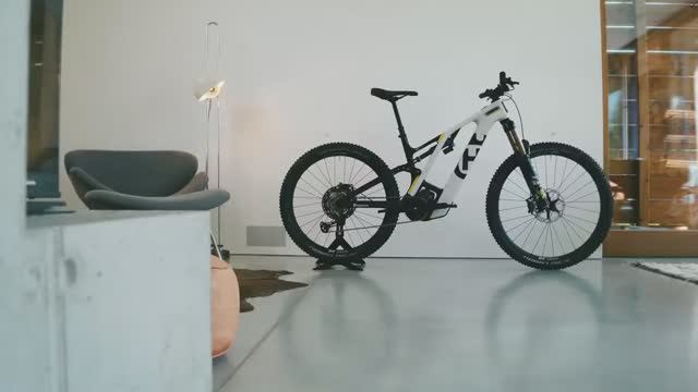Вот таким должно быть Promo!
Mountain Cross | Husqvarna E-Bicycles