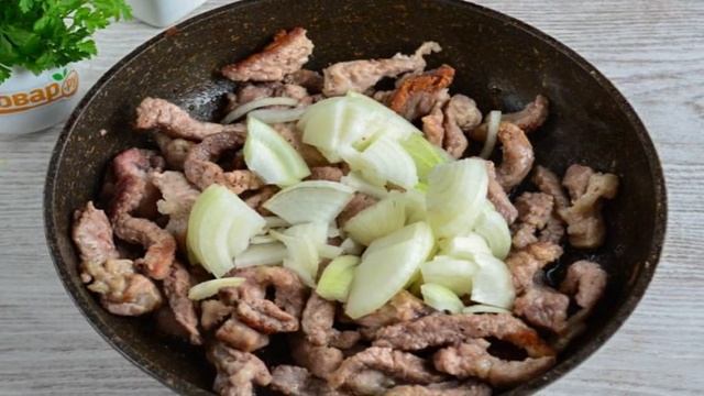 Бефстроганов из свинины в сметанном соусе