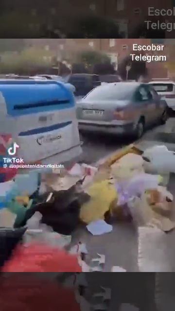 В някои райони на Барселона решиха, че за да си изхвърлиш боклука, ще трябва да се идентифицираш и и
