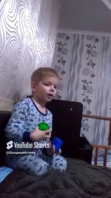 Мелкий подхалимчик))) #сребенком #дети#baby #семьявместе #семья #возьмиребенказаруку #прикол