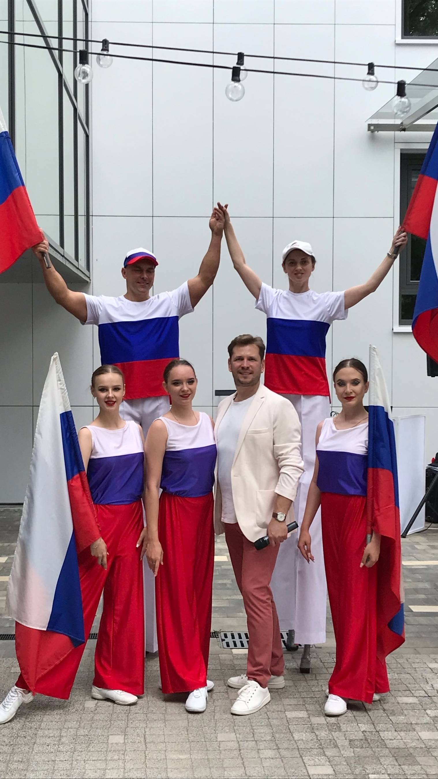 Ведущий Юрий Уразов - День России