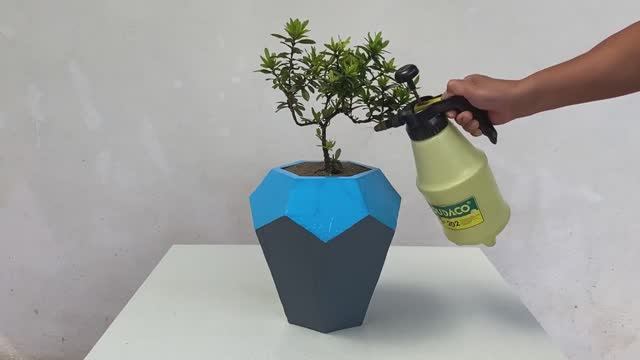 Креативная ваза для цветов