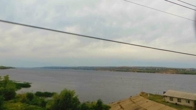 Вид из окна поезда - Река Волга
