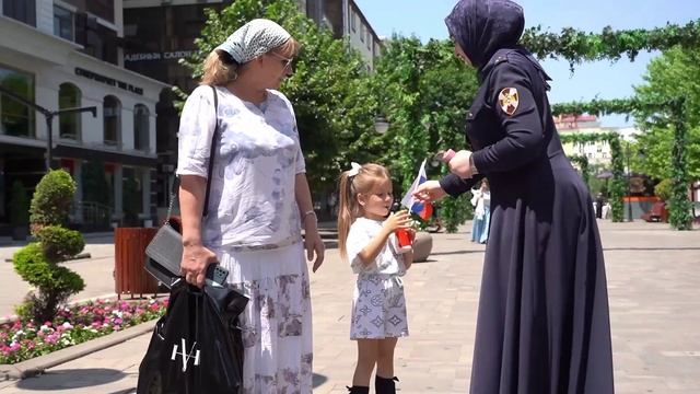 В Грозном росгвардейцы приняли участие в акции «Российский триколор»