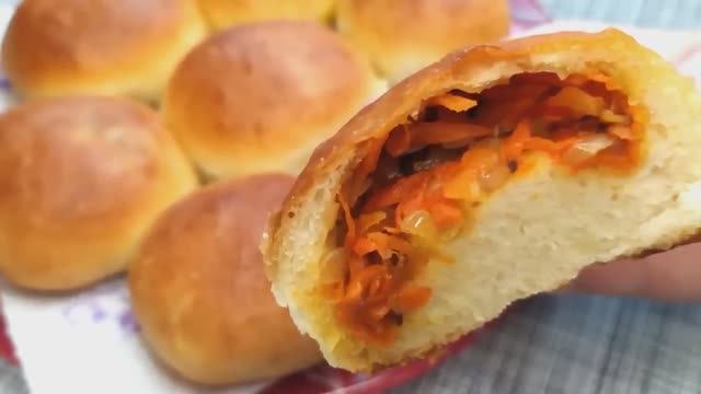 Рецепт из голодных 90-х: пирожки с морковью и луком
