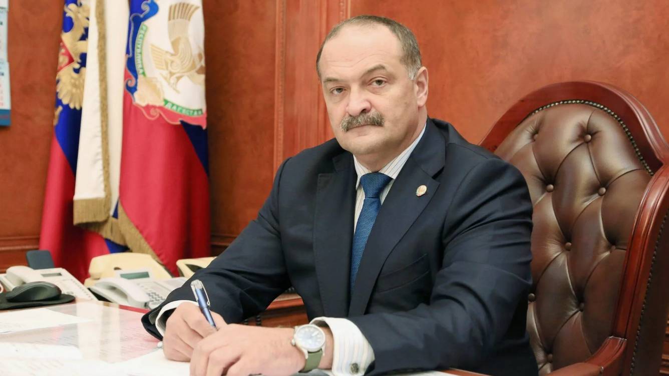 Глава Дагестана Сергей Меликов поздравил жителей республики с Днём России