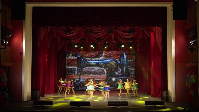 Танец "Секреты шитья"-2025, в исполнении образцового коллектива "Ансамбль эстрадного танца "Аssоль"