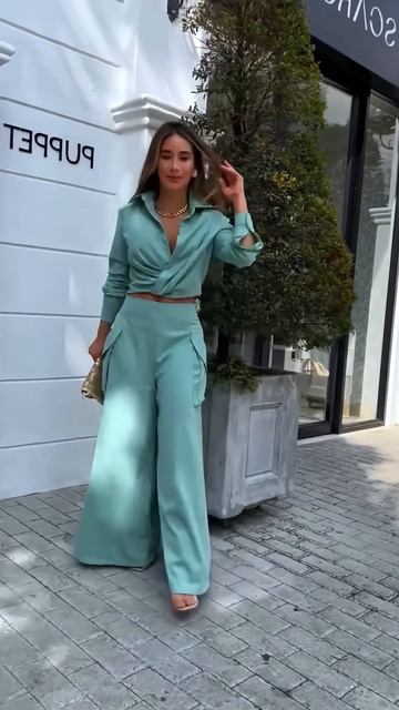 Ci_WqHP24_g - Trendy flare blue jumpsuit： Corporate fashion style #fashion #style #outfit #shorts