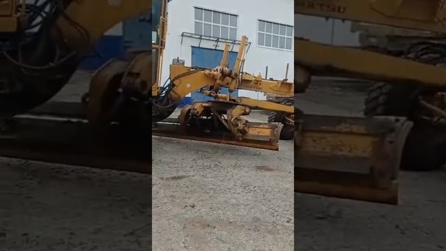 Komatsu GD705A