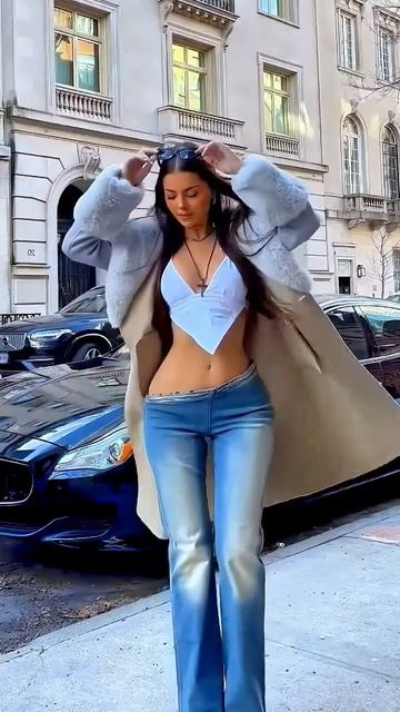 8v8QkN4TK8w - These Fit Jeans look beautiful in this girl #shorts
