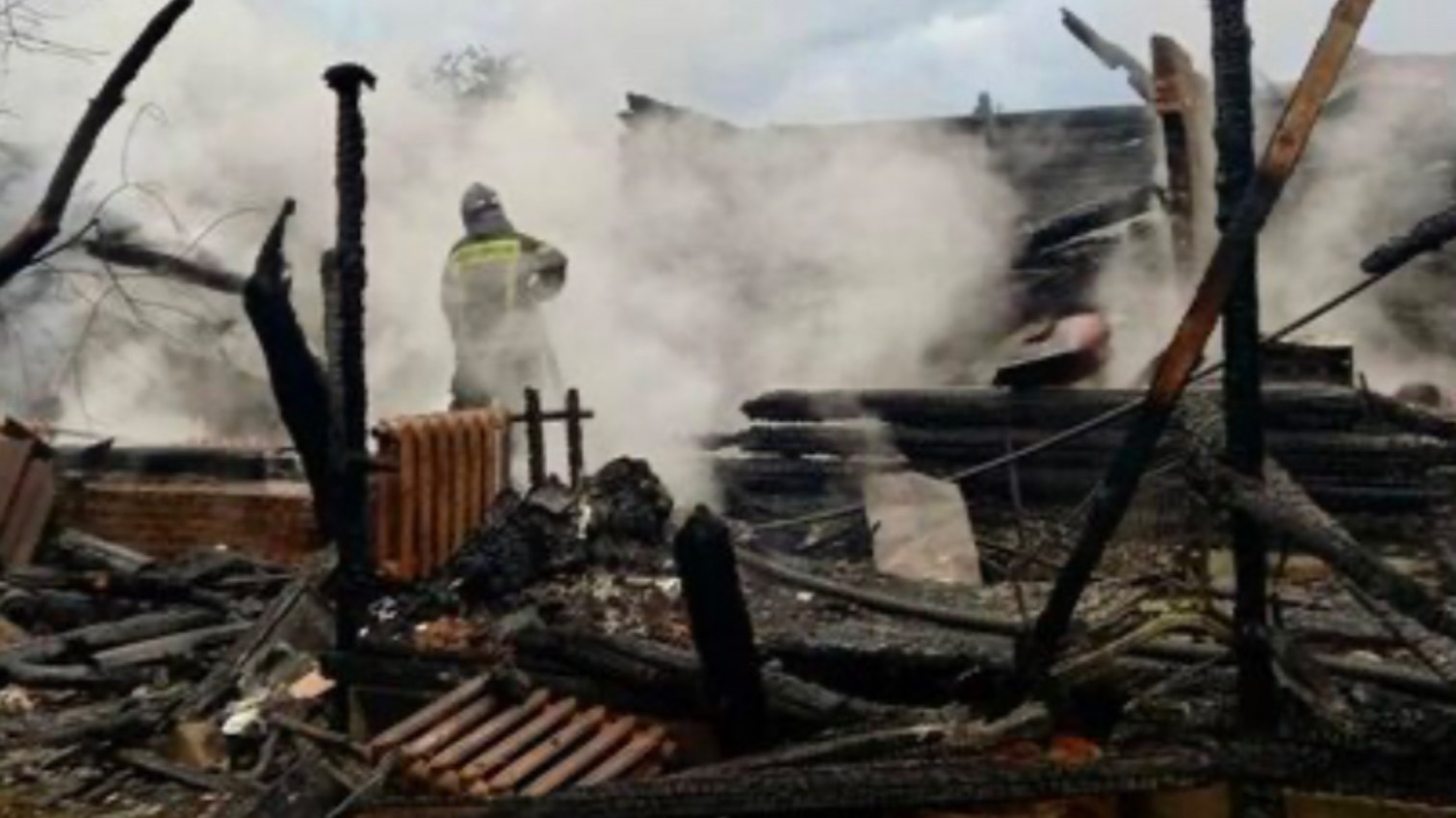 Пятеро несовершеннолетних погибли при пожаре в Подмосковье.