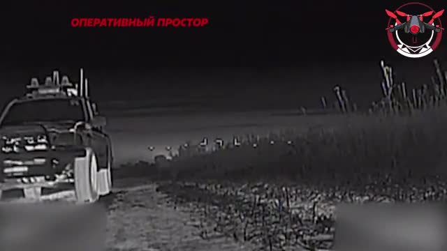 Уничтожение машины боевиков. FPV-дрон подорвал транспорт боевиков на ходу.