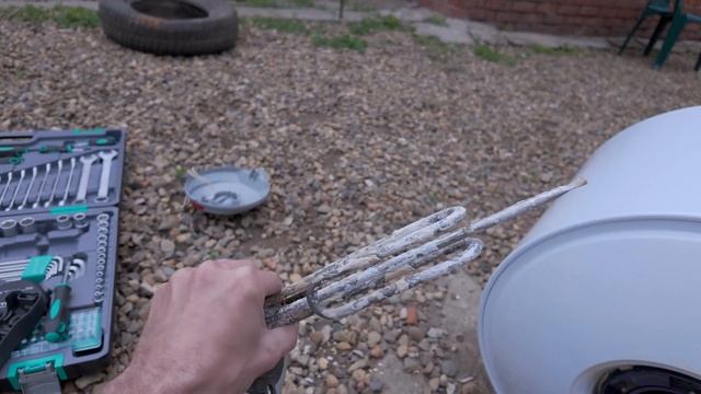 Вода на Юге! Чищу водонагреватель от песка и извести! Р