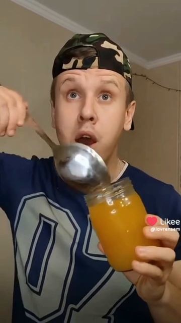 😁Пацаны спорят что слаще всего🍯
