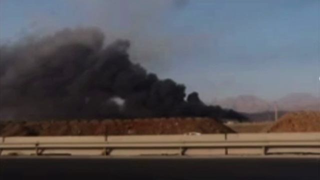 🇮🇷🏴☠️Чёрный дым идёт из ядерного объекта в Натанзе после ударов Израиля, убит ещё 1 ведущий учен