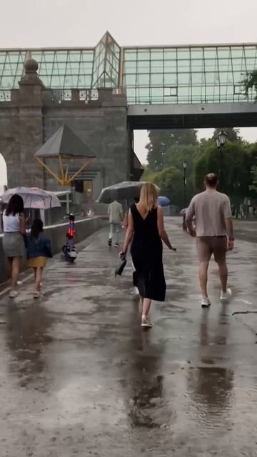 🌧️Из-за непогоды городские службы Москвы переведены в режим повышенной готовности🌧️