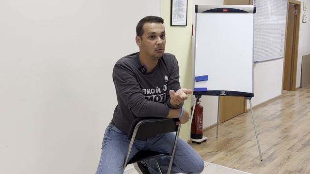 Изкарвай пари като брокер, използвайки тези 2 стратеги