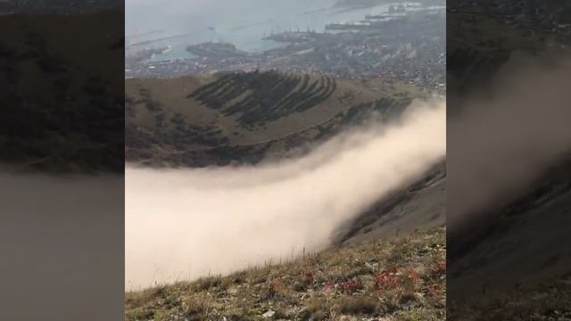 Туманный водопад