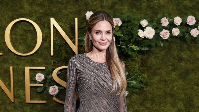 Анджелина Джоли огорчена сходством сына с Брэдом Питтом