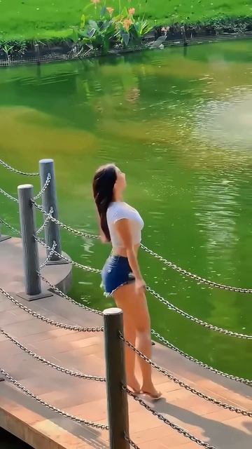 QC3J_NMhFR4 - Trending high waist tight short summer outfit idea #fashion  #style #outfit #shorts