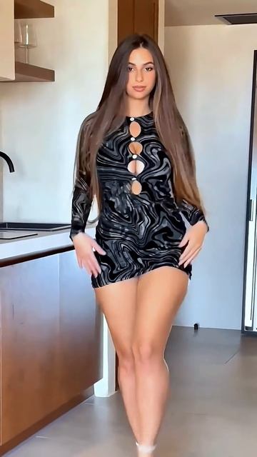 PA8sRN6mcOI - This girl looks stunning in this dress #shorts