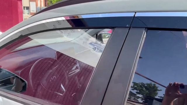 Плоские тюнинг дефлекторы для Toyota Corolla Cross / 2Д ветровики на Тойота Королла Кросс
