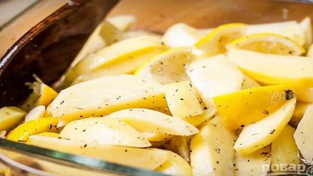 Картофель, запеченный с лимоном и чесноком