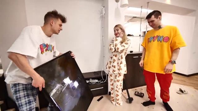 BRUNO (БРУНО) - МОЯ СУМАСШЕДШАЯ БЫВШАЯ РАЗРУШИЛА МОЮ ЖИЗНЬ!