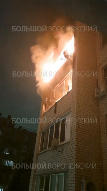 ВЫРЫВАЛОСЬ ПЛАМЯ: в многоэтажке по улице Красных Зорь произошёл пожар.