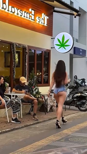 Ic2SiPas2cQ - Trending tight high waist summer short jeans outfit idea #fashion  #style #outfit #sho