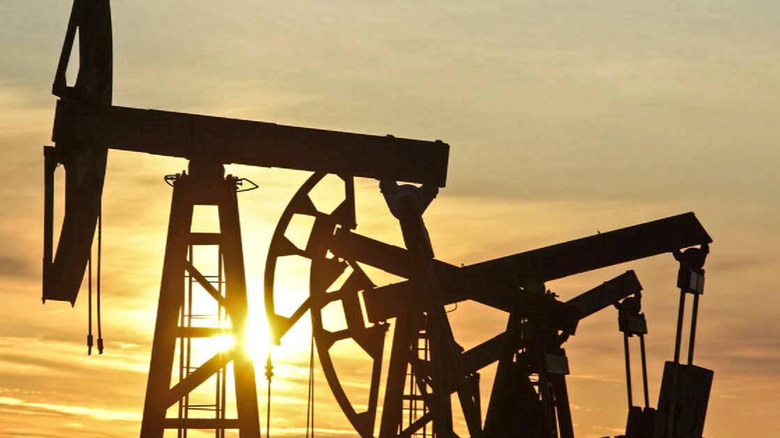 Цены на нефть резко взлетели после ночной атаки Израиля