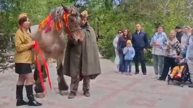 В Крыму НАГРАДИЛИ лошадь Победы Бахчисарайский парк миниатюр #паркминиатюр