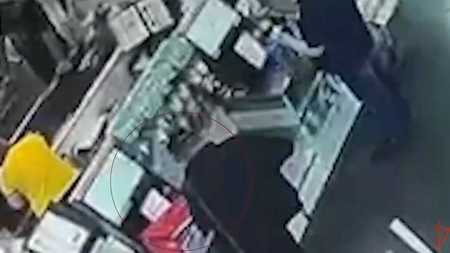 В Кемерове мужчина попытался украсть бензопилу из строительного гипермаркета
