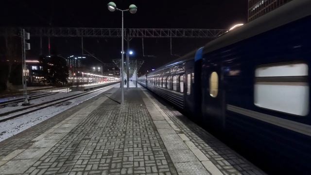 ЧС7-231 с БЧ поездом 055 Москва-Гомель отправляется с Бело