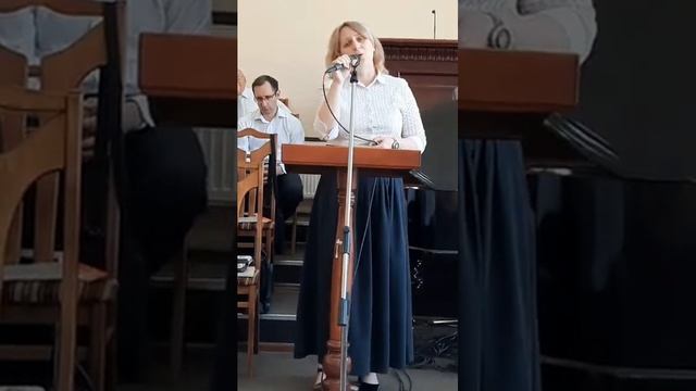 В Его руках